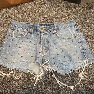 STUDDED LEVIS JEAN SHORTS